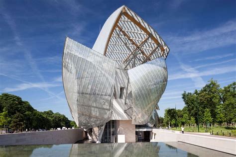 louis vuitton museum paris france.